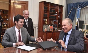 Salta firma un convenio de 'asistencia recíproca' con la Universidad de La Matanza