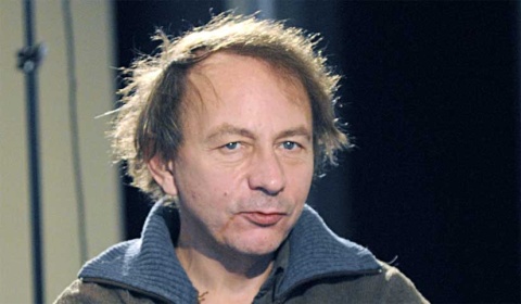 El escritor francés Michel Houellebecq suspende la promoción de su libro 'Sumisión'