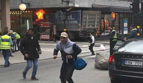 Al menos tres personas mueren arrolladas por un camión en Estocolmo