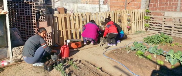 Taller para el cultivo de huertas orgánicas en Villa Asunción