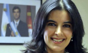 Cansino 'está más vinculada al esteticismo que a las necesidades populares', dice un abogado