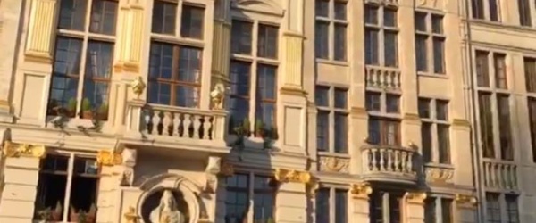 Isabel Macedo, la geolocalizadora del poder, nos avisa que la fiesta sigue en Bruselas