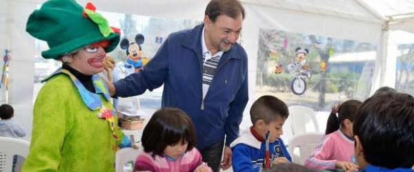 El intendente Isa inaugura el espacio 'Rincón de los Niños' en Barrio Castañares