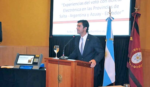 El voto electrónico salteño vuelve al mundo más pequeño