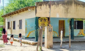 ¿Es éste un puesto sanitario de la Provincia de Salta o es la escuela en la que mataron al Che Guevara?