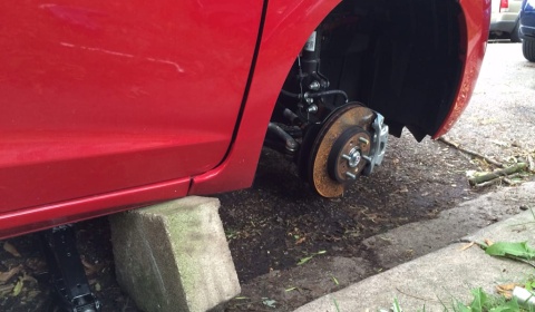 Un ladrón con cinco identidades ‘limpia’ un auto que acababa de robar en Salta