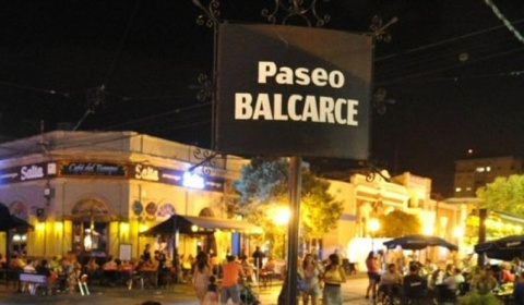 La calle Balcarce, centro neurálgico de la ciudad acomplejada