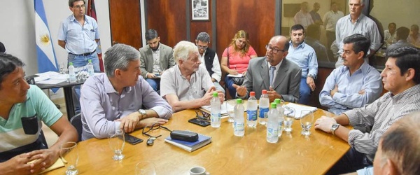 Nueve intendentes de San Martín y Orán se reúnen con el ministro Camacho para definir prioridades