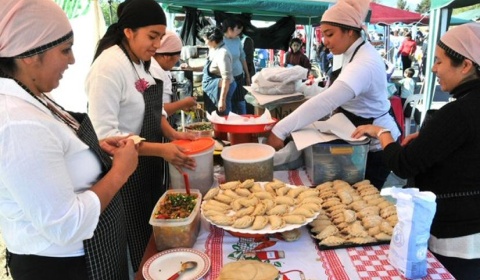 XV edición de la Feria de la Comida Regional en el barrio Castañares de Salta