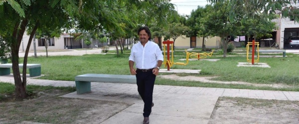 Sáenz recorre las obras en diferentes plazas del sur de la ciudad de Salta
