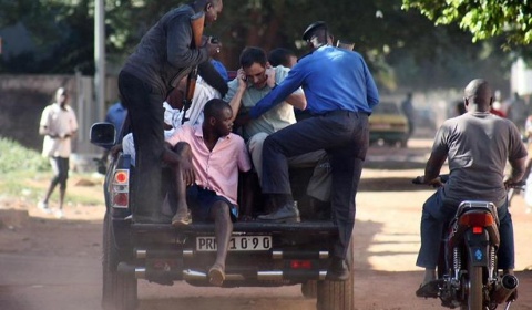Finaliza el secuestro en Mali con al menos 18 muertos
