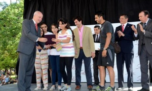 El gobernador Urtubey recibe a los primeros turistas de la temporada estival
