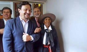 Eulogia Tapia presenta su primer álbum 'Flor de mi pago' en el Teatro Provincial de Salta