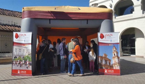 Nuevo stand de información turística en la Plazoleta IV Siglos de Salta