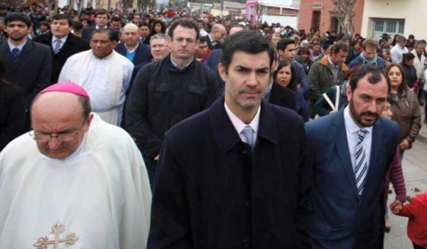 Urtubey pasea a su hermano en la fiesta provincial del tabaco de Chicoana