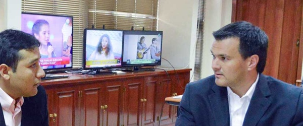 Las pantallas 'orwellianas' del ministro Juan Pablo Rodríguez