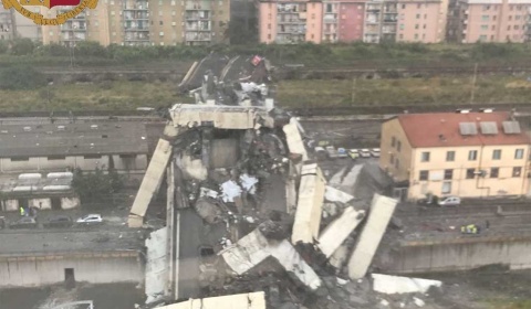 El derrumbe de un puente en una autopista de Génova provoca decenas de muertos
