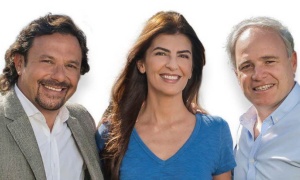 Políticos en los barrios 'escuchan' a los vecinos