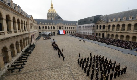 Homenaje oficial en París a las víctimas del atentado terrorista