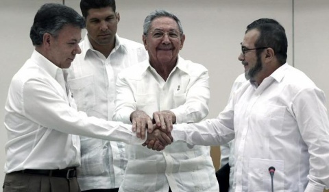 El gobierno de Colombia y las FARC anuncian un histórico acuerdo de paz