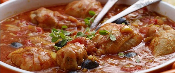Concurso del Super Pollo en la Plaza Alvarado de Salta