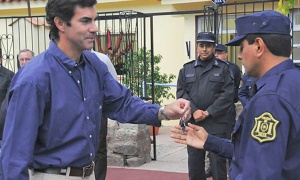 Urtubey dedica un espacio público a un centro recreativo para la 'familia' policial