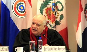 Conferencia del jurista Ricardo Pérez Manrique sobre adolescentes infractores de la ley penal