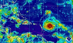 El huracán Irma, declarado 'extremadamente peligroso' al alcanzar la máxima intensidad