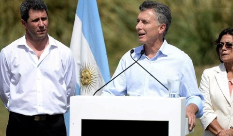 El presidente Macri anuncia la eliminación de retenciones a la minería