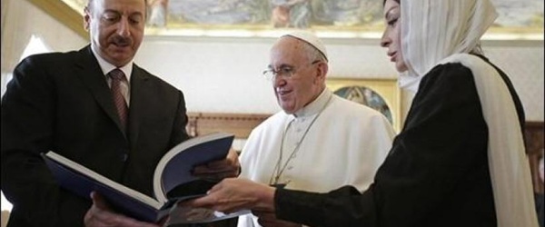 El Papa Francisco recibe en audiencia al Presidente de la República de Azerbaiyán