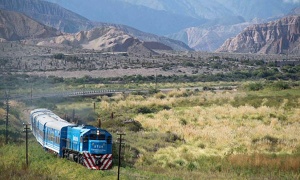 Exposición de fotografías sobre el Tren a las Nubes en la Casa de Salta en Buenos Aires