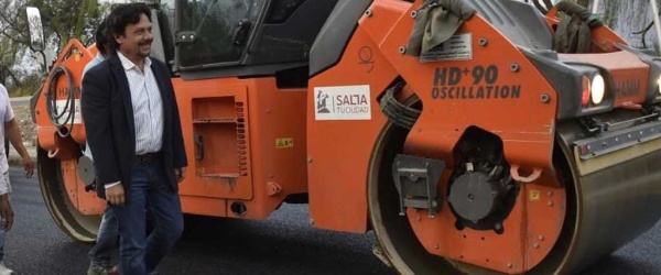 Sáenz supervisa las obras pavimentación en los barrios del Sudeste de Salta