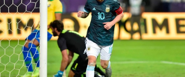La Selección Argentina vence a la de Brasil por la mínima con un juego sin fisuras