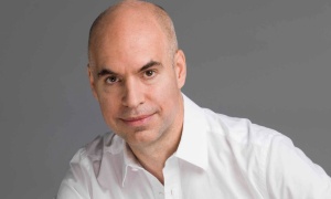 La erosión que crece entre frivolidades y postergaciones