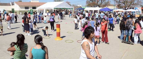 La Municipalidad y El Estado en tu Barrio visitan el barrio Castañares