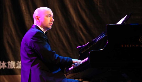 Clase magistral de piano con Shai Rosemboim en el Teatro Provincial de Salta