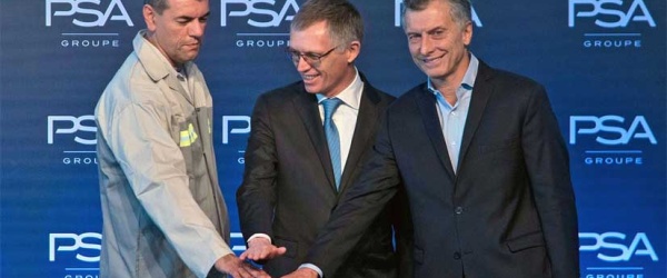 Macri afirma que 'la economía empieza a dar sus primeros pasos de crecimiento'