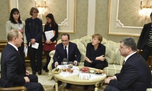 Merkel y Hollande redactan un documento de paz junto a Rusia y Ucrania