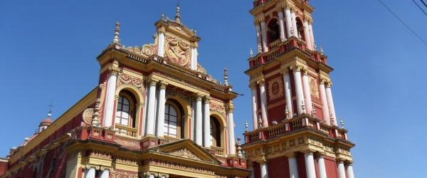 Se iluminará hoy la fachada de la Basílica de San Francisco en Salta