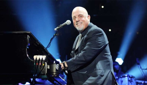 Las luces de Billy Joel iluminaron al Papa Francisco en el Madison Square Garden