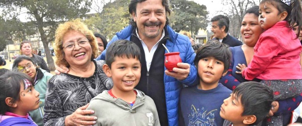 Sáenz asegura en el barrio San Remo estar trabajando ‘para devolverle a la familia su lugar de encuentro’
