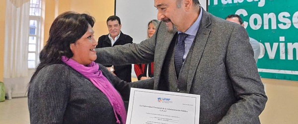 El think tank que llevó a Urtubey al poder ahora forma a peluqueros y mecánicos de motos