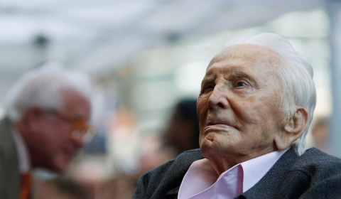 Kirk Douglas, la leyenda de Hollywood, cumple hoy 103 años