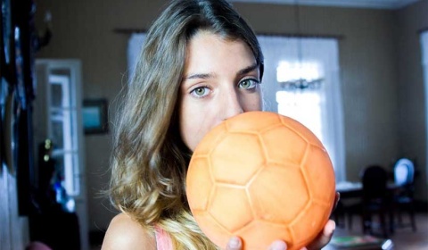 Cine de sábado con 'La hija' y 'El faro de las orcas'