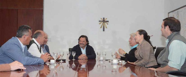 Sáenz se reúne en su despacho con representantes del Colegio de Arquitectos de Salta