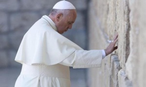 Un diario italiano afirma que el Papa está en la mira del fundamentalismo islámico