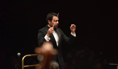 Christian Lorca Ortega dirige esta noche a la Orquesta Sinfónica de Salta