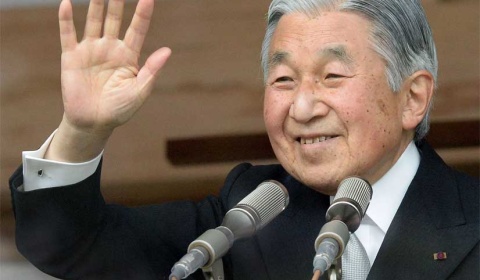 El emperador de Japón anuncia su deseo de abdicar por razones de salud