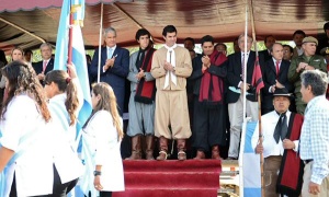 Actos oficiales en El Bordo por el aniversario de la Revolución de Mayo