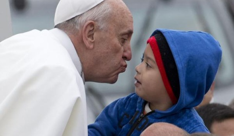 Francisco, la política y el escándalo de la pobreza